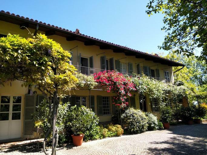 Sotto La Luna Bruna B&B Cocconato Exteriör bild